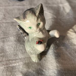 Vintage Goebel porcelain cat with butterfly